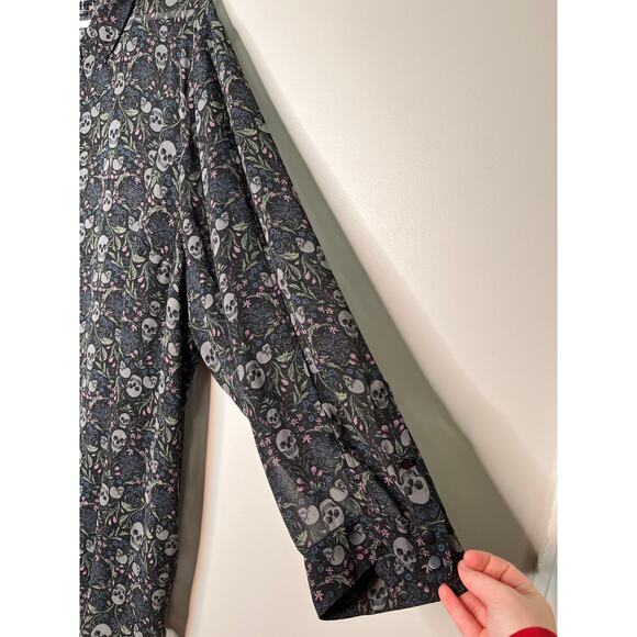 Torrid Black Purple Skulls Halloween Whimsigoth Floral Sheer Button Up Shirt 5X - Picture 5 of 6